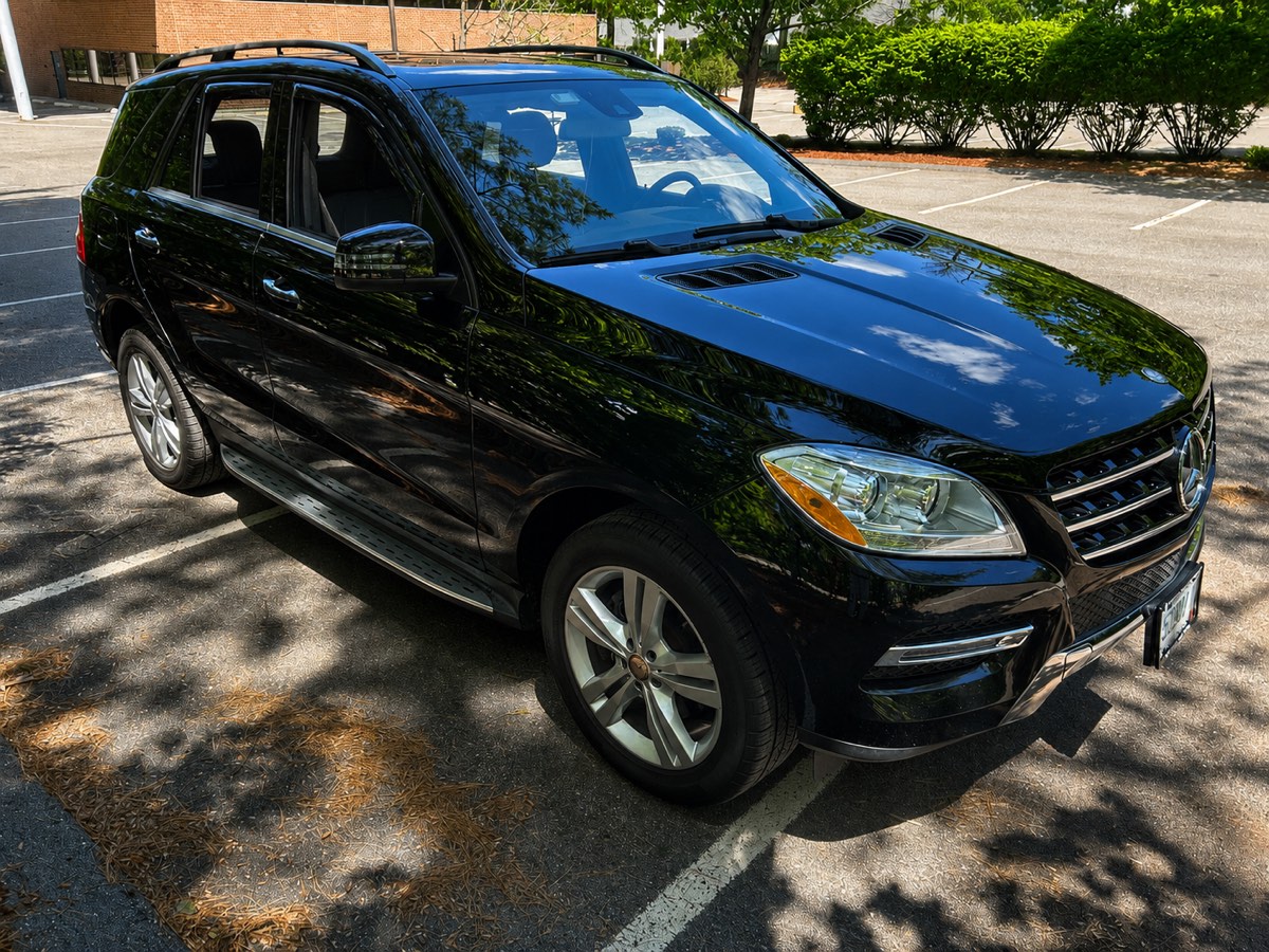 Mark's Mercedes SUV: clean, spacious, and ready for your airport run